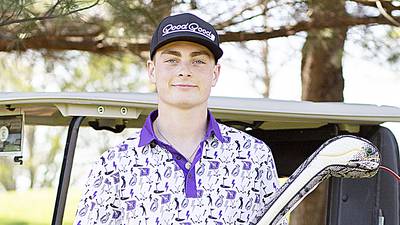 Travis leads Baxter boys at conference golf meet