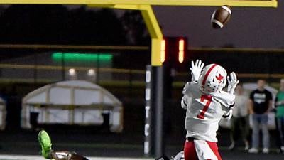 Cardinals pick off Pella, spoil rival’s Homecoming in top-10 matchup