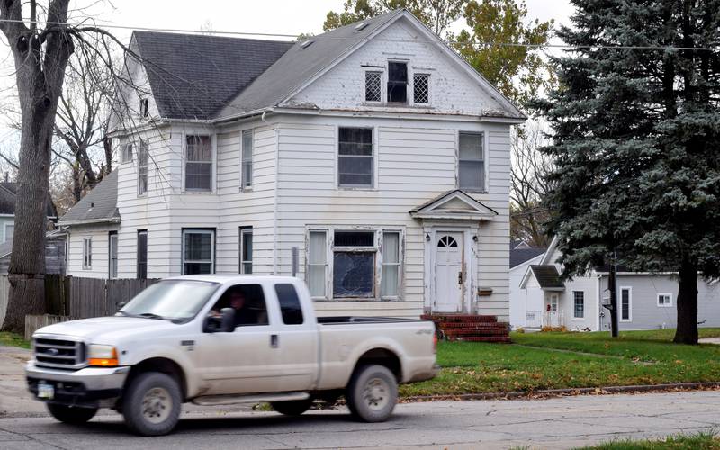 Newton City Council voted 5-1 to purchase a 100-year-old home, which has been identified as "very poor" condition by the county assessor. It is likely the home will be demolished.