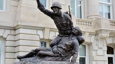 Veterans group authorized to add plaque to memorial south of the courthouse