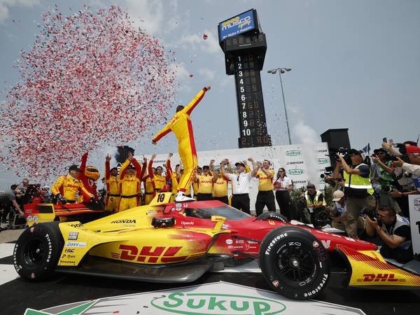 Álex Palou secures his first oval win at Iowa Speedway