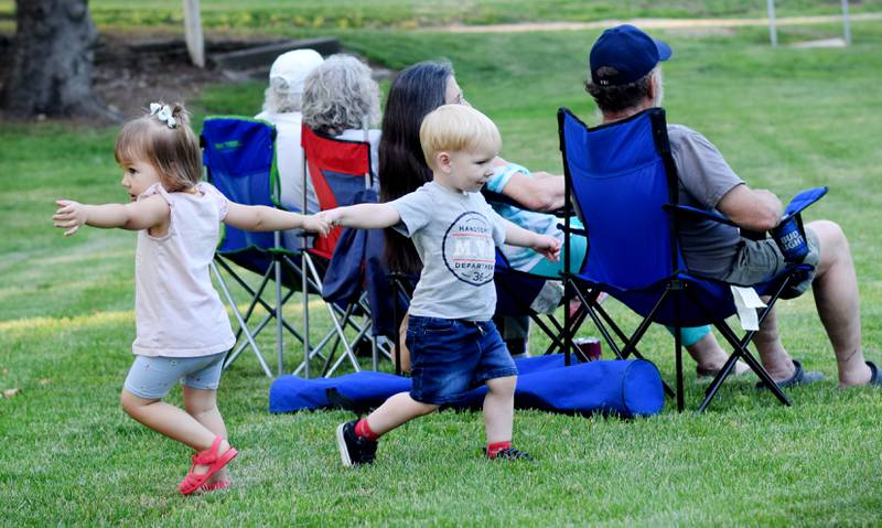 Dueling Fiddles, a Des Moines-based group featuring Hanna Wolle and Geneviève Gros-Louis Salamone, performed Thursday, June 8 as part of the Maytag Bowl Summer Concert Series in Newton.