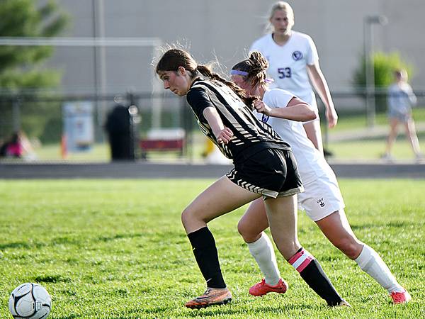 Central Iowa United girls down Perry