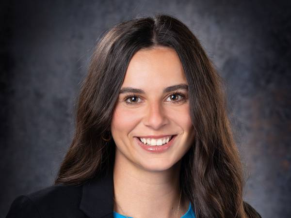 Lauren Zaabel earns certificate