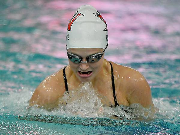 Newton girls finish strong, down Lincoln on Senior Night