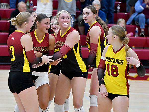 PCM volleyball sweeps home triangular, pushes No. 12 Roland-Story to five sets
