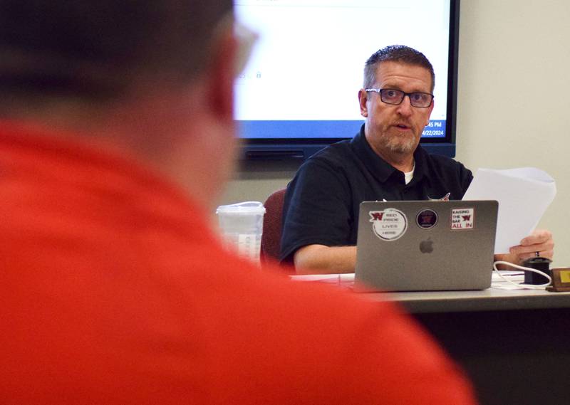 Superintendent Tom Messinger speaks to Newton school board members during a past meeting.