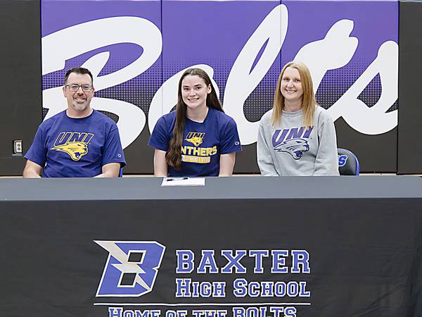 Baxter’s Russell signs with Northern Iowa diving team
