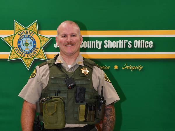 Josh Britton and ‘Johnny Bolt’ to serve as SRO duo at Baxter schools