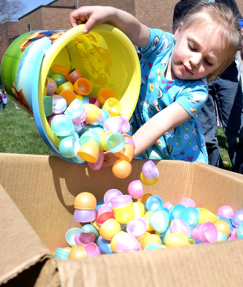 Photos YMCA & HyVee Easter Egg Hunt 2021 Newton Daily News