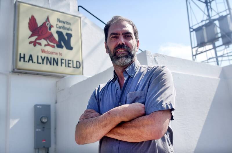 Randy Van Roekel, the former news director of KCOB and the voice of the Newton Cardinals, will be returning to the air on KNIA/KRLS, and with that he will be offering his signature play-by-play commentary via online streaming.