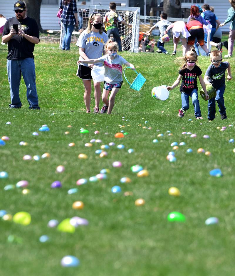 Photos YMCA & HyVee Easter Egg Hunt 2021 Newton Daily News
