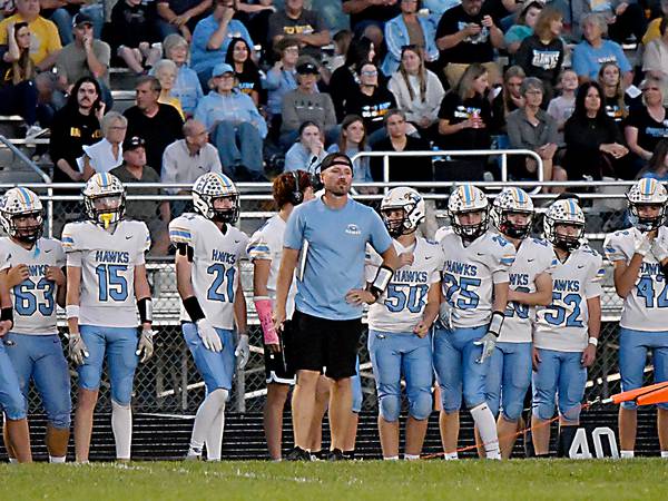 L-S football tackles undefeated Wapsie Valley in quarterfinal matchup