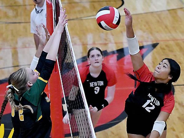 Newton volleyball crowned champions of home tournament