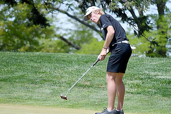 Season-best score helps Newton boys climb conference standings