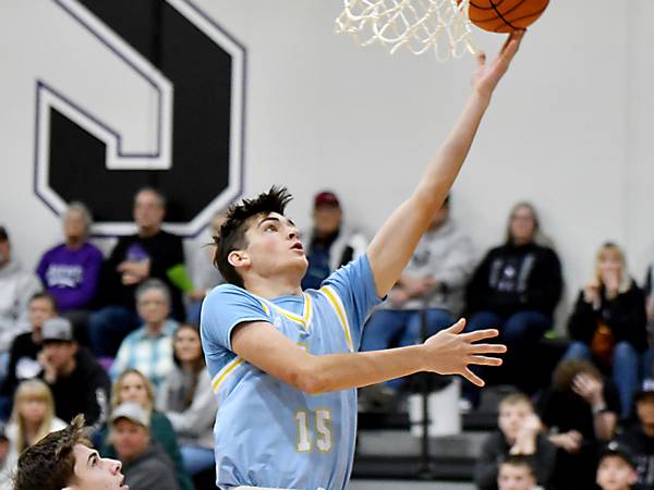 Hawks’ final big run puts away Baxter in non-conference matchup