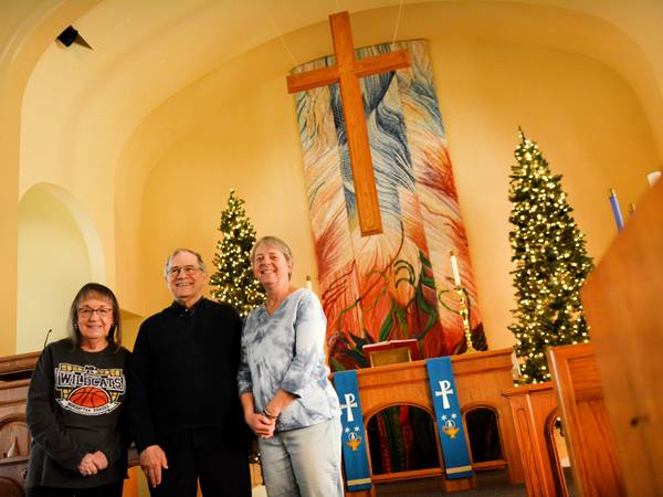 Local congregations revive Christmas Church Walk in downtown Newton