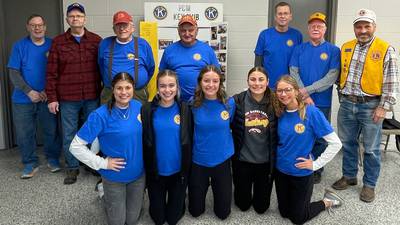 Lions Club presents check to PCM Key Club