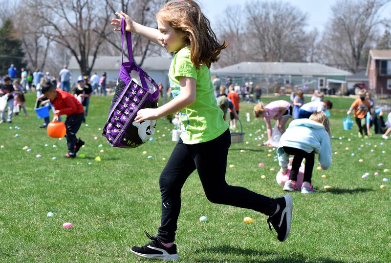 Photos YMCA & HyVee Easter Egg Hunt 2021 Newton Daily News