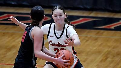 Defense shines in Newton’s home loss to top-ranked Dallas Center-Grimes