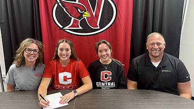 Newton’s Benson signs with Central College tennis