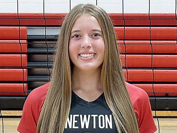 Newton falls to rivals Pella, Grinnell in volleyball matchups