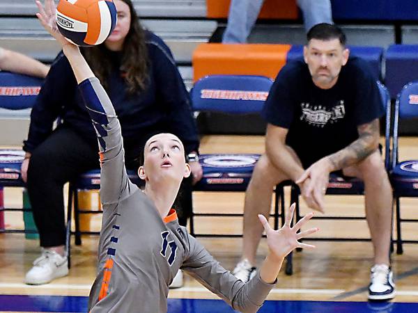 Tigerhawks down Moravia, Seymour at SE Warren volleyball tournament