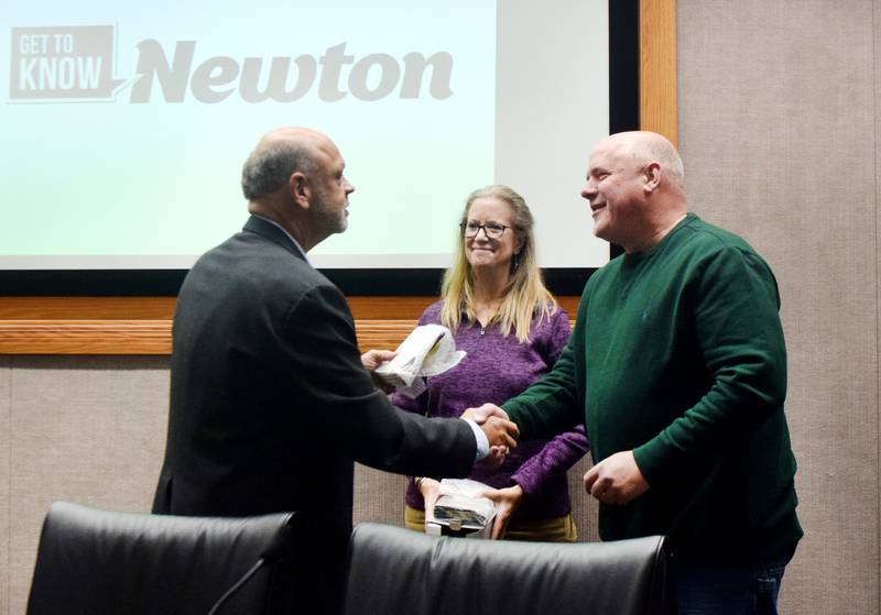 Newton Mayor Mike Hansen recognizes Maureen Lockwood and Brett Doerring for their service to the Newton WaterWorks Board of Trustees during the Jan. 16 city council meeting.