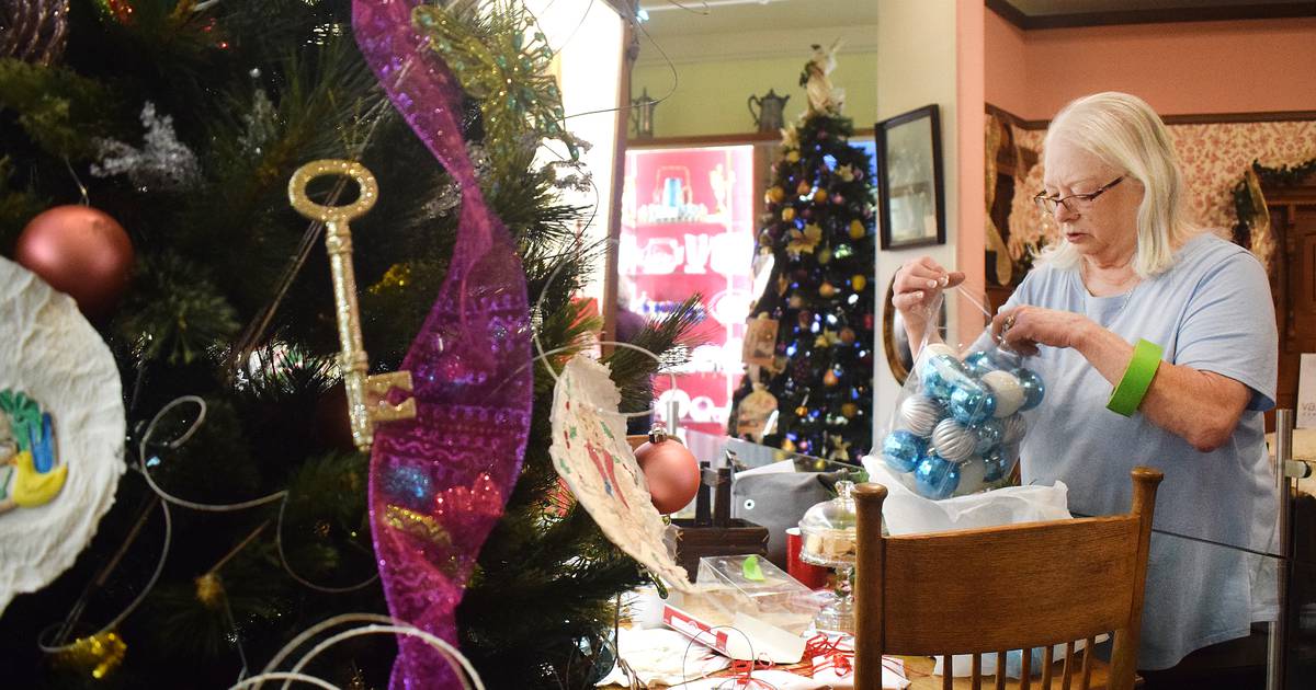 O’ SO MANY CHRISTMAS TREES Newton Daily News