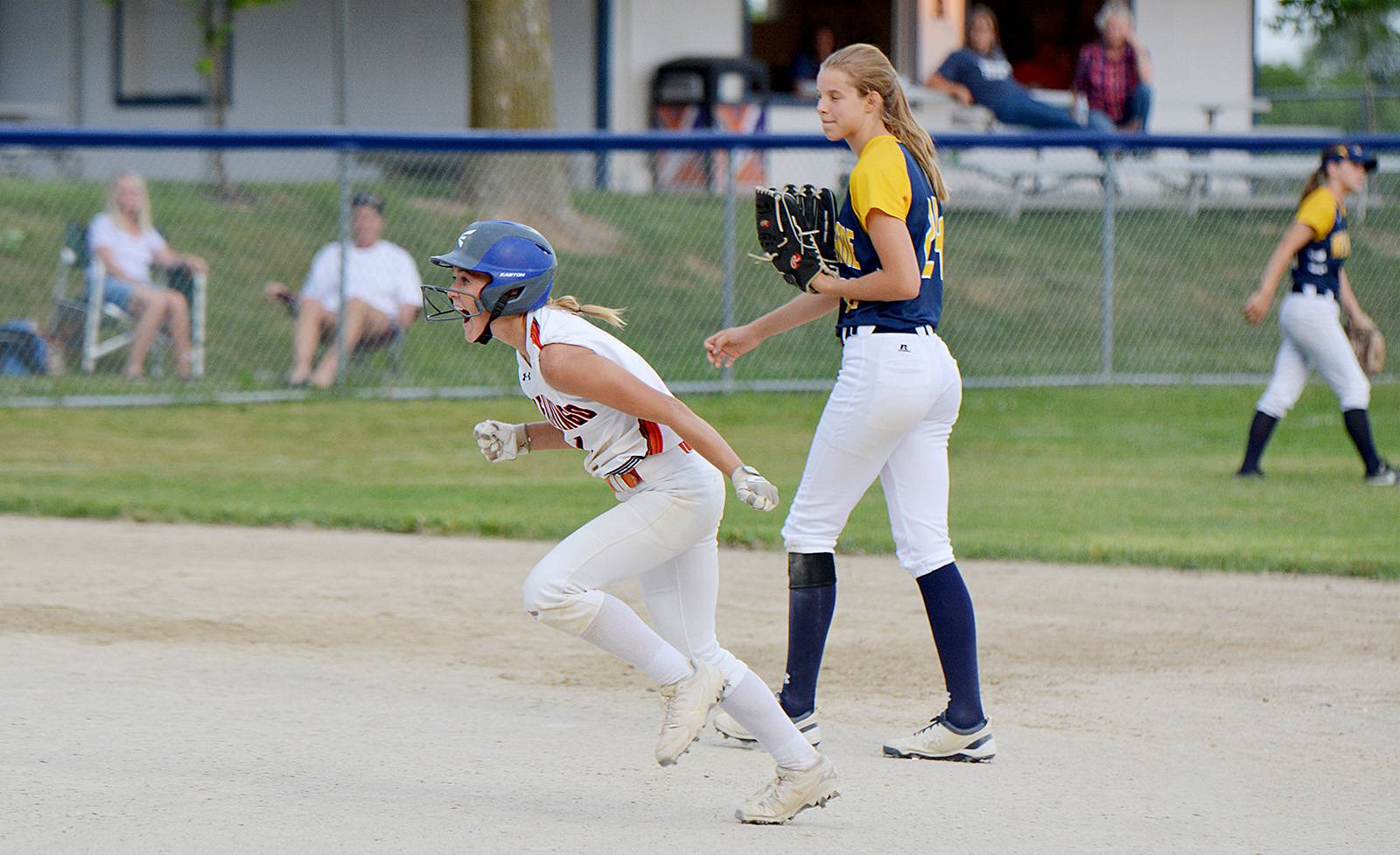 CM softball edges Belle Plaine on Underwood’s walkoff hit Newton