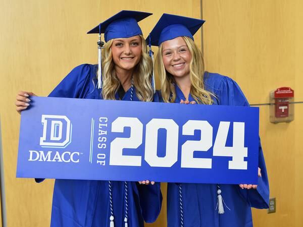 Students graduate from DMACC