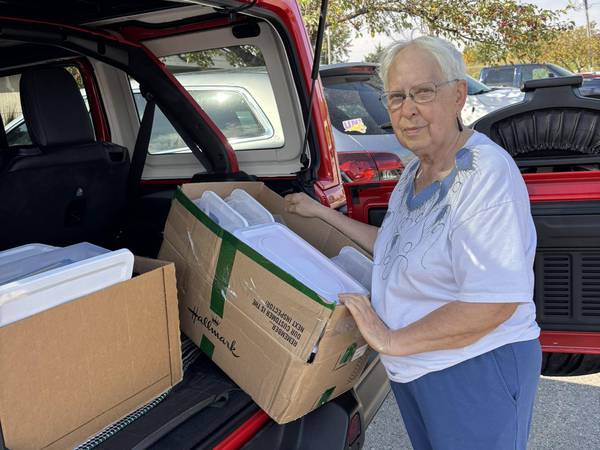 Grinnell Chapter DAR performs Day of Service