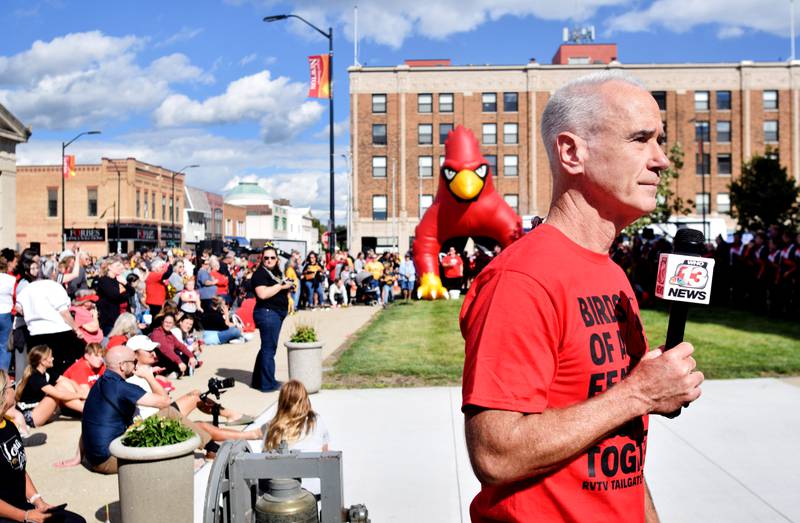 Keith Murphy of WHO 13 on Sept. 4 prepares his live broadcast on the lawn of the Jasper County Courthouse in downtown Newton. Residents gathered for a Newton pep rally and RVTV festivities.