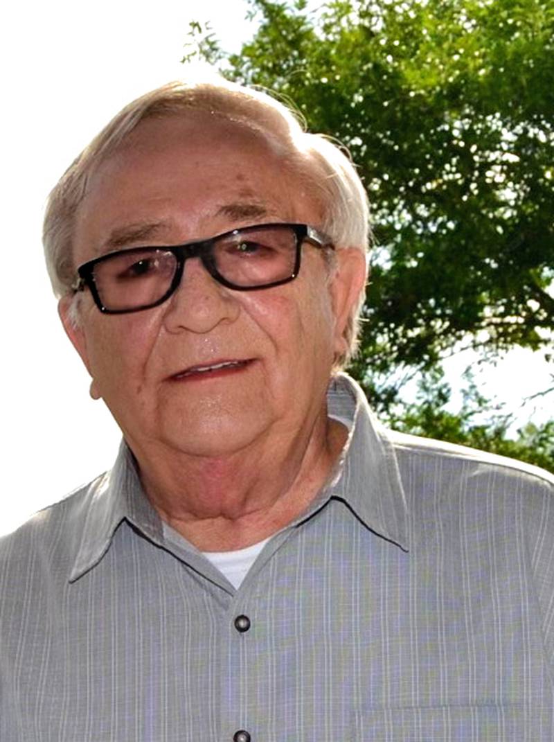 Douglas Holdefer