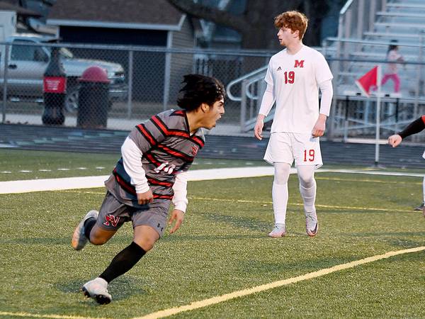 Newton boys end skid against Marshalltown, down Bobcats to open season