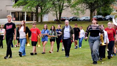 Former school board member urges Newton to reexamine cellphone ban for marching band students