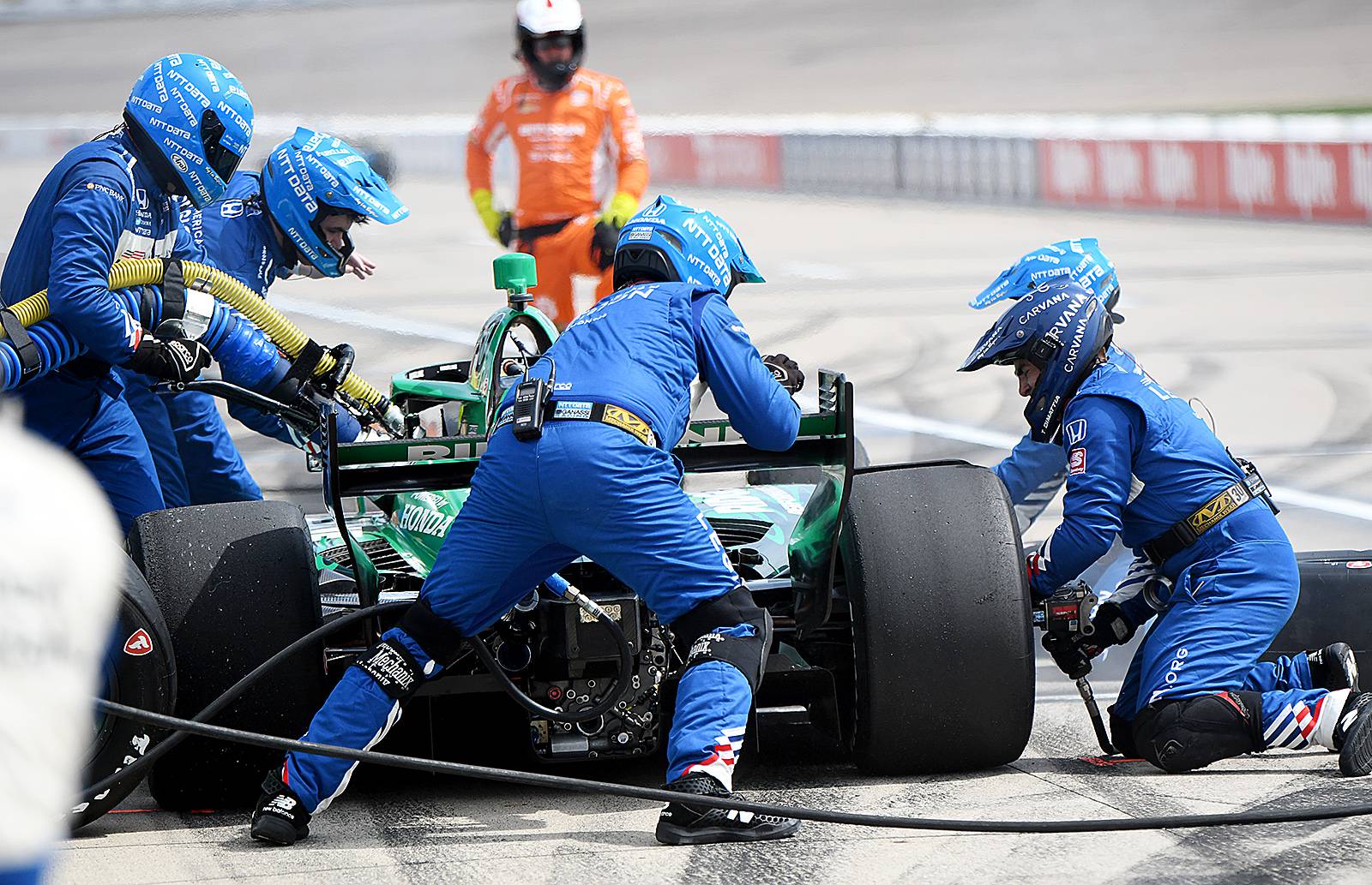 indycar-race-weekend-pit-stop-challenge-to-fuel-the-return-of-free
