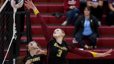 PCM volleyball loses marathon match against Trojans