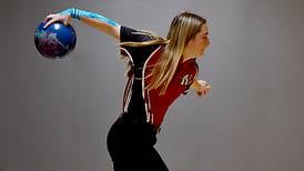 Newton bowlers split dual with Pella