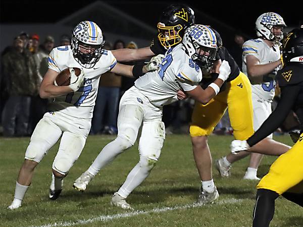Wapsie Valley’s late TD ends Hawks’ season in quarterfinals