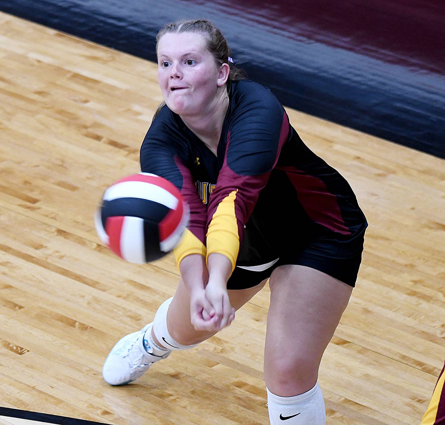 Newton volleyball reigns supreme at Cardinal Early Bird Newton Daily News