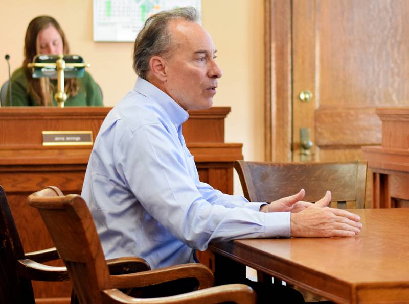 JEDCO Executive Director Jeff Davidson speaks to the Jasper County Board of Supervisors on May 16 at the courthouse in Newton.