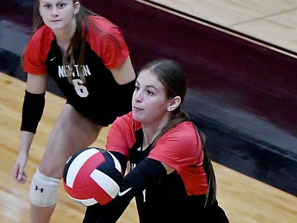 Newton volleyball splits four matches at home tournament