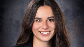 Lauren Zaabel earns certificate