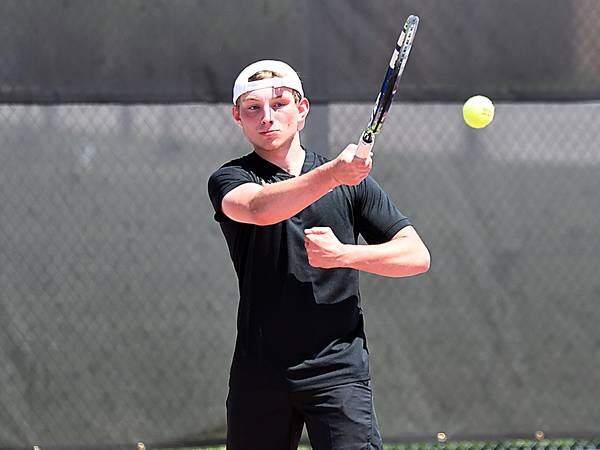 Newton boys end tennis season after loss to Grinnell