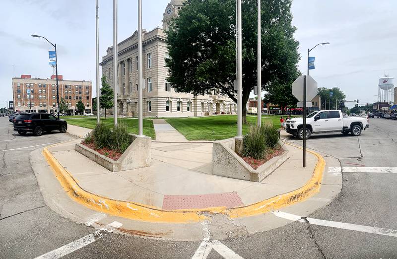 The Jasper County Board of Supervisors voted 3-0 on June 11 to accept the $42,000 bid from Jeff Seals Construction to remove the concrete planters and adjacent sidewalk panels.