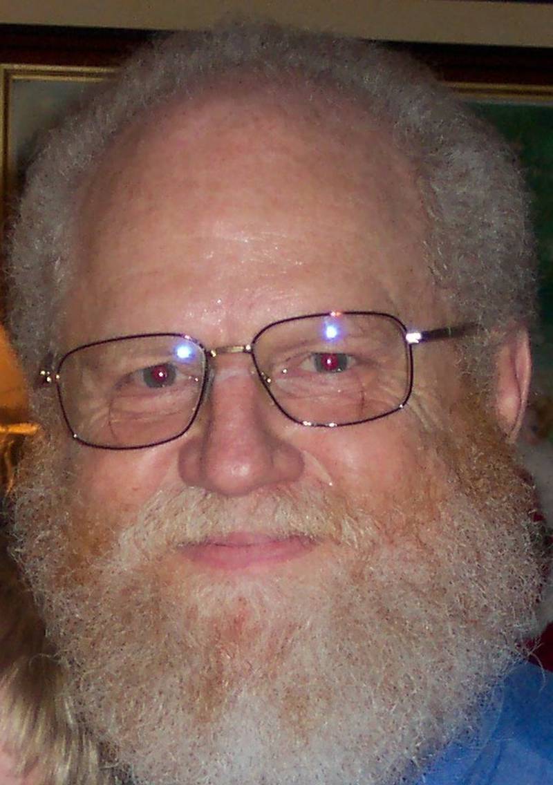 Dennis (Alan Poulsen) Fox
