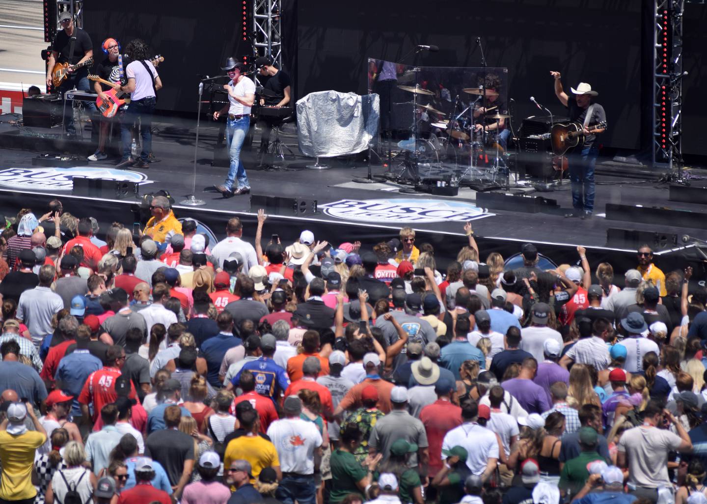 Thousands of people attended the highly anticipated Hy-Vee IndyCar Race Weekend from July 22 to 24 at the Iowa Speedway. In addition to the doubleheader IndyCar Series races, visitors were treated to four concerts by Tim McGraw, Florida Georgia Line, Gwen Stefani and Blake Shelton.