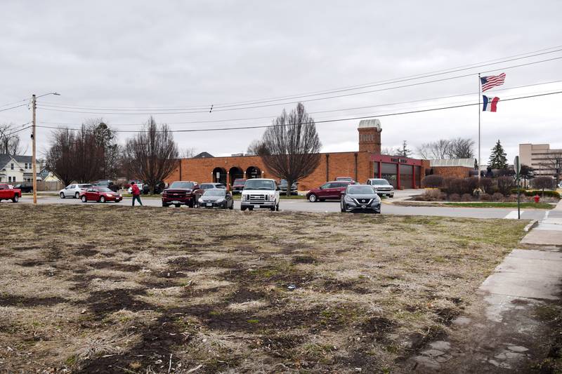 Newton City Council on April 4 approved the reconstruction of the city hall parking lot project, which includes the addition of a new parking lot that fits 23 spots for staff and the general public.