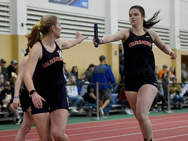 Hurdlers, sprinters lead Tigerhawks at SICL indoor